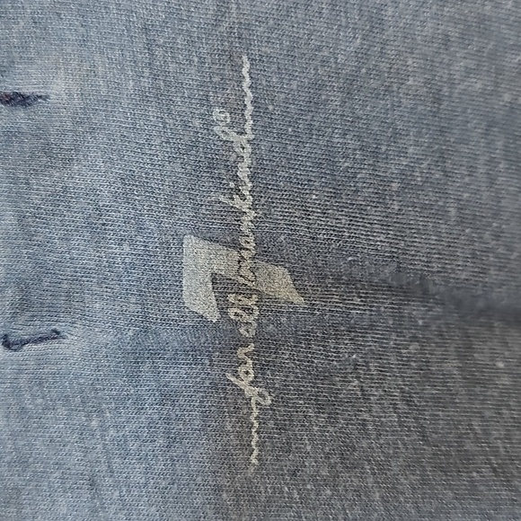 7 For All Mankind Distressed Blue V-Neck Shirt Sz M - Picture 4 of 5